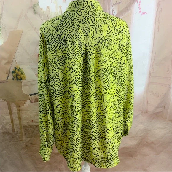SOLD T TAHARI Yellow Tiger Animal Print Button Down - Picture 6 of 10